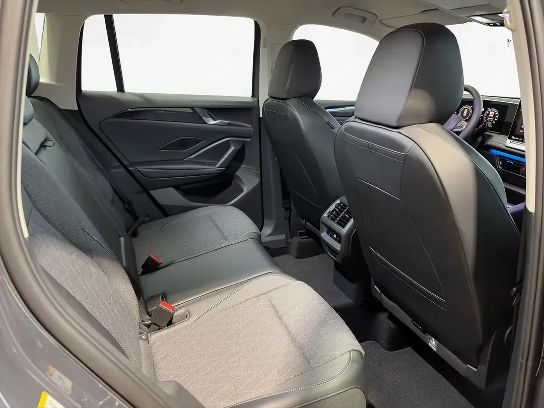 Volkswagen Tiguan - Thumbnail 9
