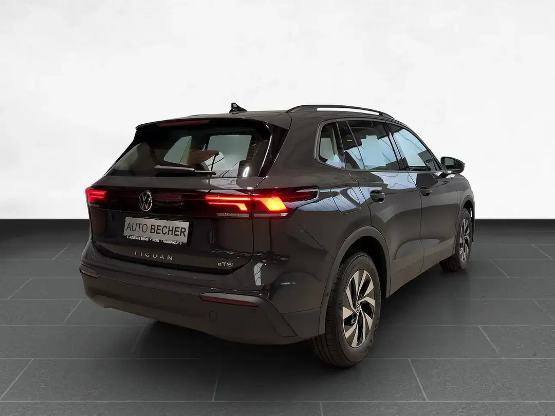 Volkswagen Tiguan - Thumbnail 3