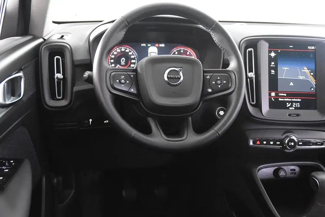Volvo XC40 - Thumbnail 5