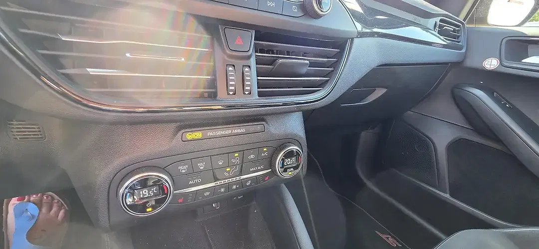 Ford Focus - Thumbnail 12
