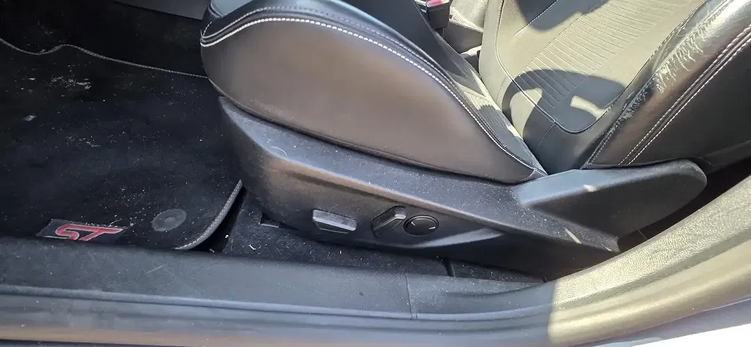 Ford Focus - Thumbnail 7
