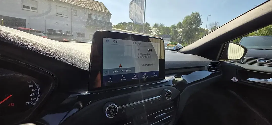 Ford Focus - Thumbnail 9