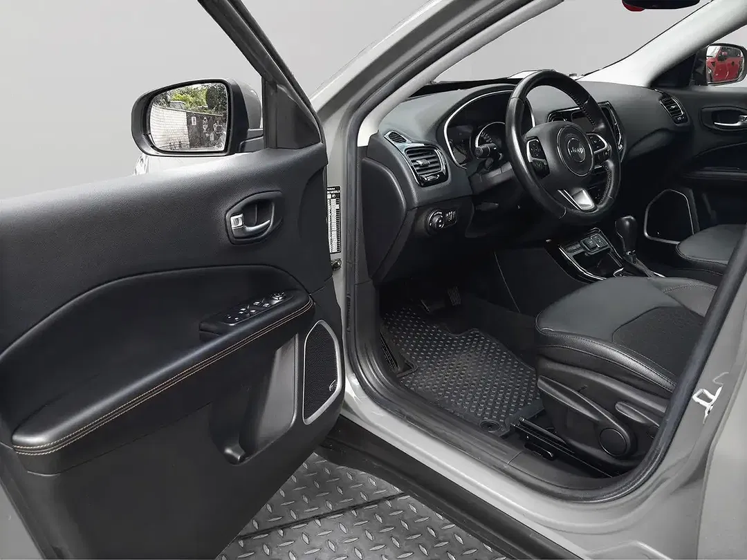 Jeep Compass - Thumbnail 12