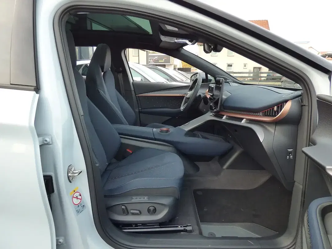 CUPRA Tavascan - Thumbnail 5
