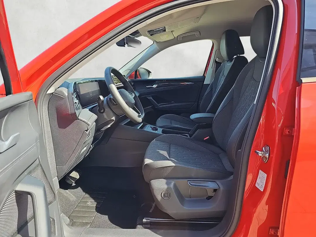 Volkswagen Tiguan - Thumbnail 9