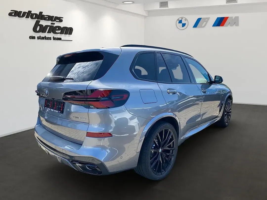 BMW X5 - Thumbnail 3