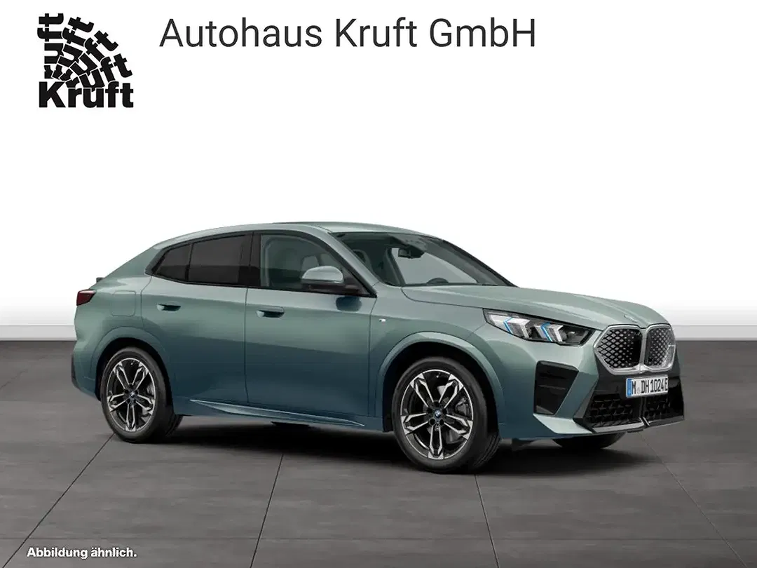 BMW iX2 - Thumbnail 10