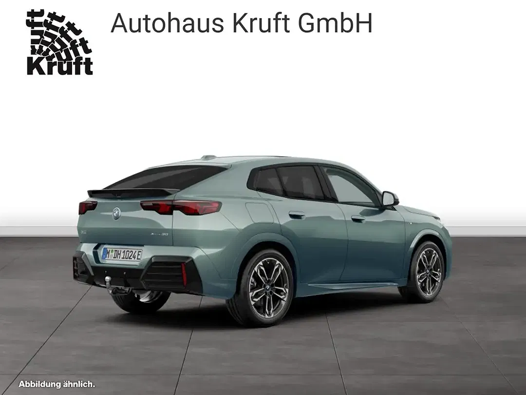 BMW iX2 - Thumbnail 3