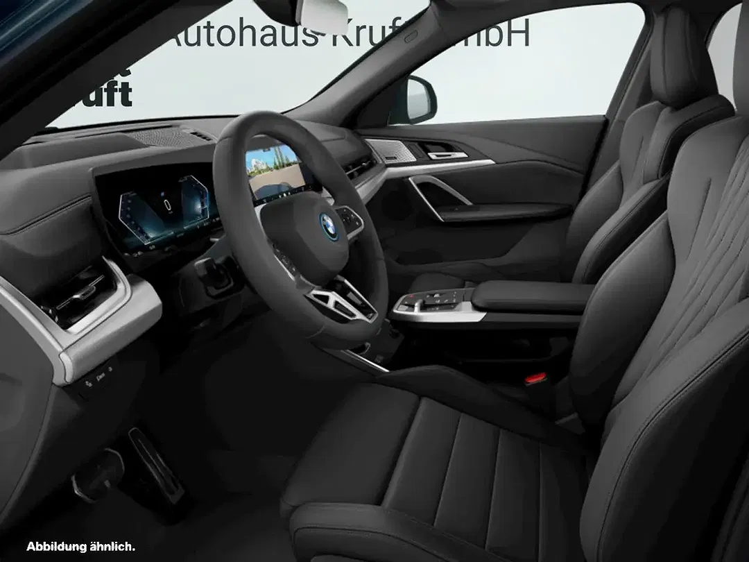 BMW iX2 - Thumbnail 4