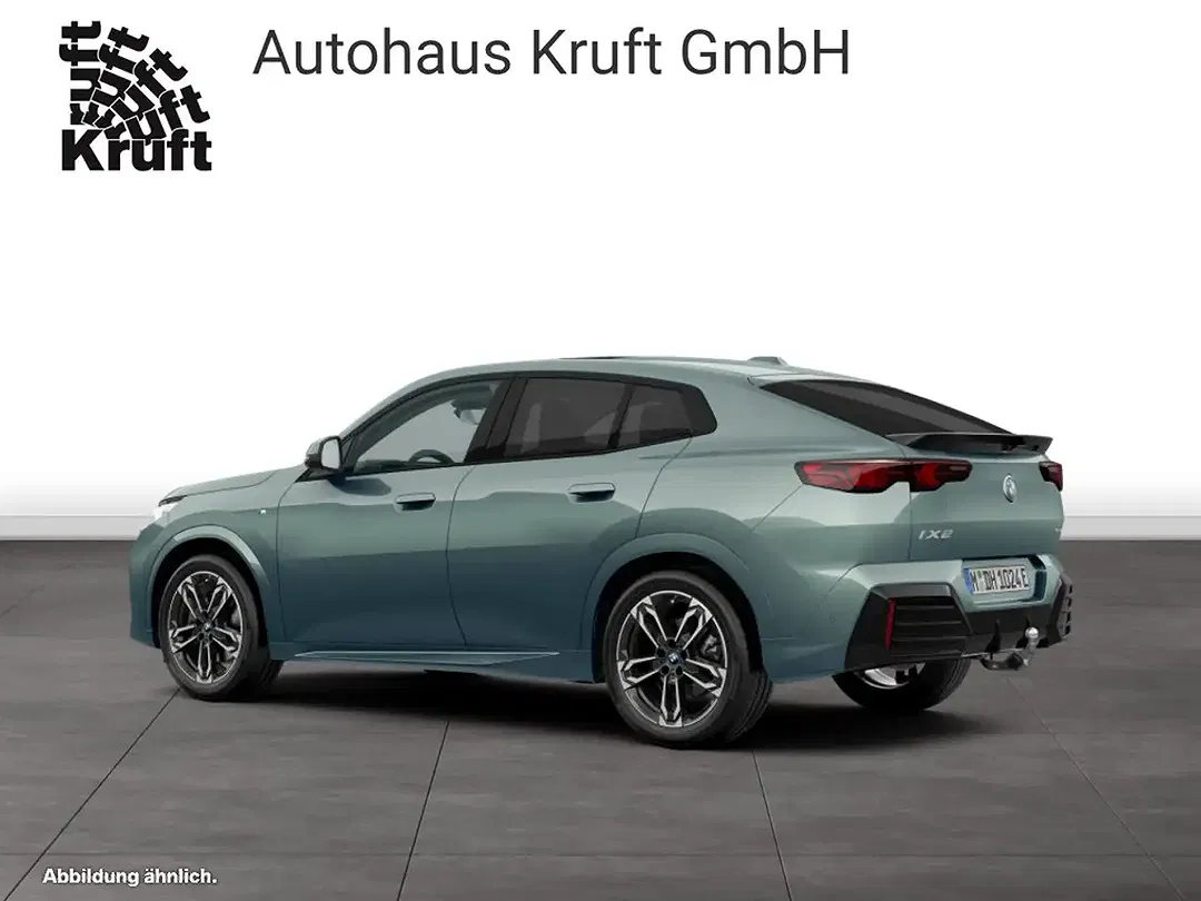 BMW iX2 - Thumbnail 7