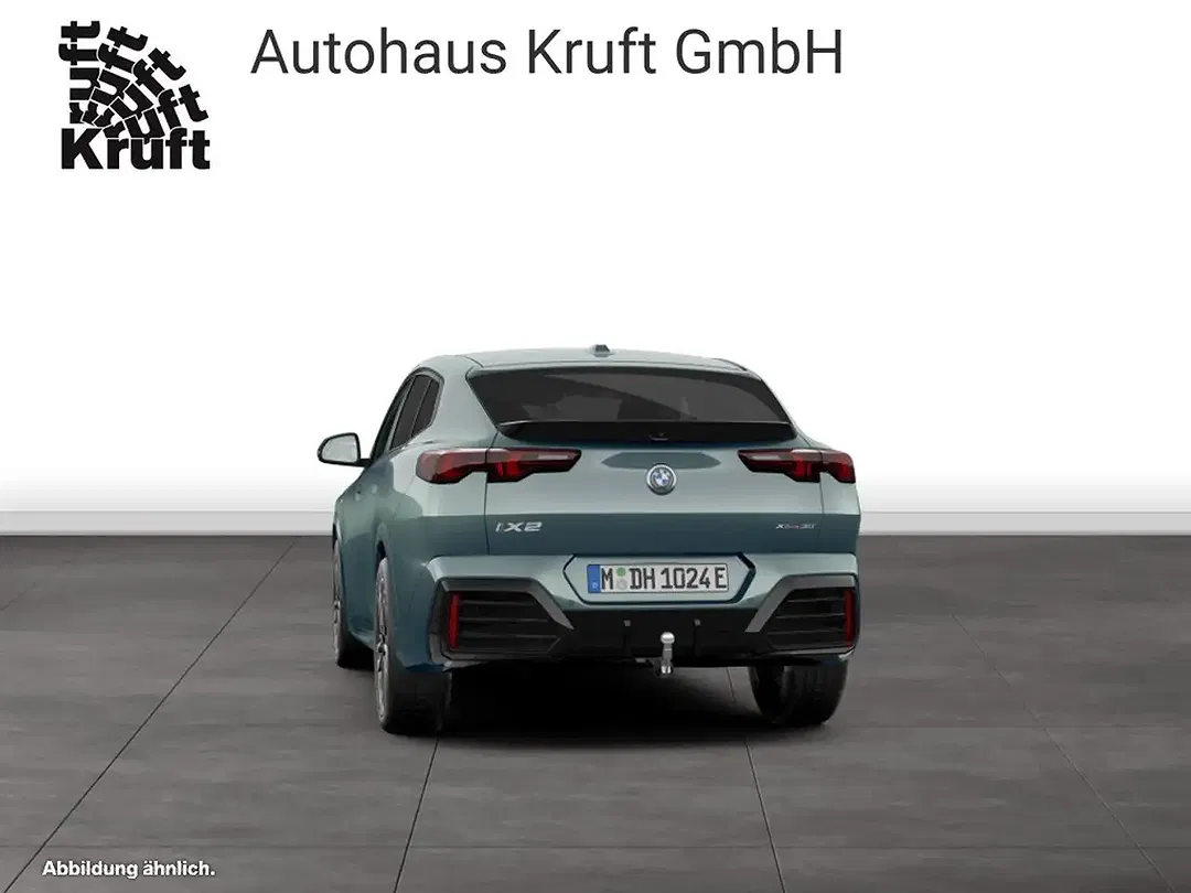 BMW iX2 - Thumbnail 8