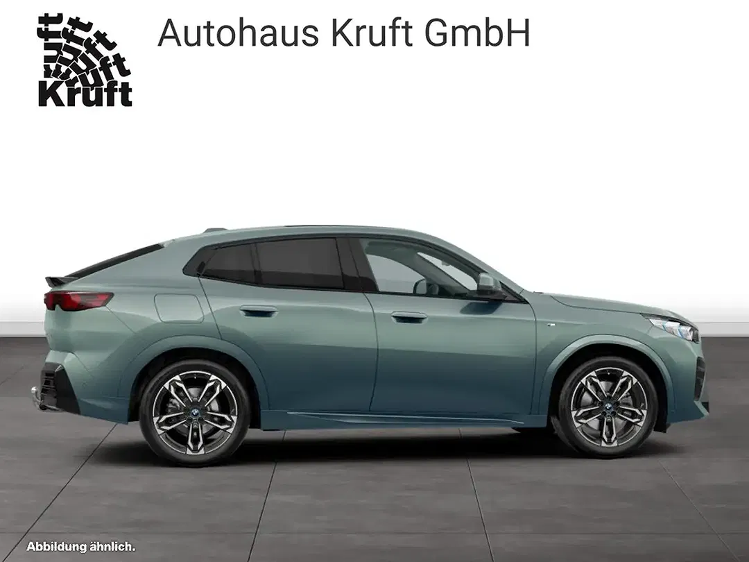 BMW iX2 - Thumbnail 9