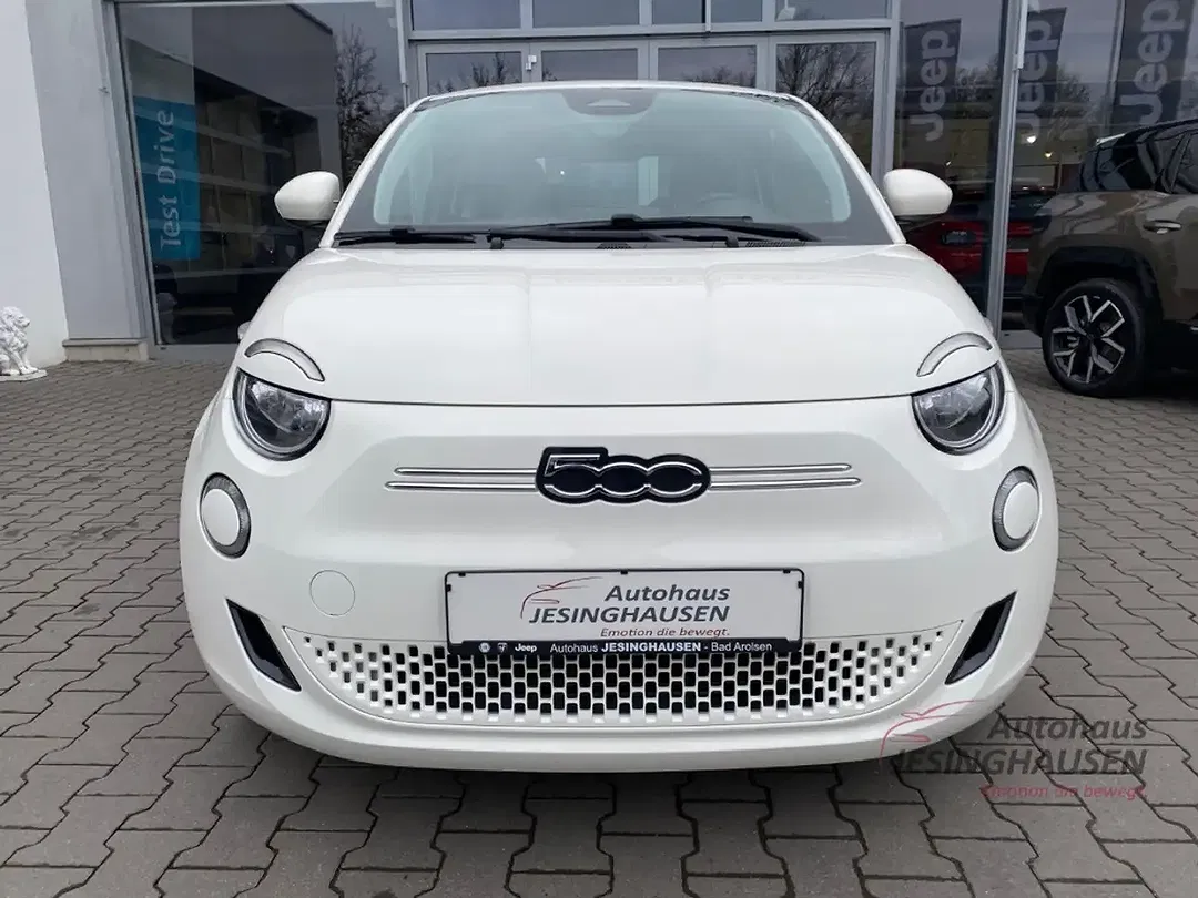 Fiat 500e - Thumbnail 2
