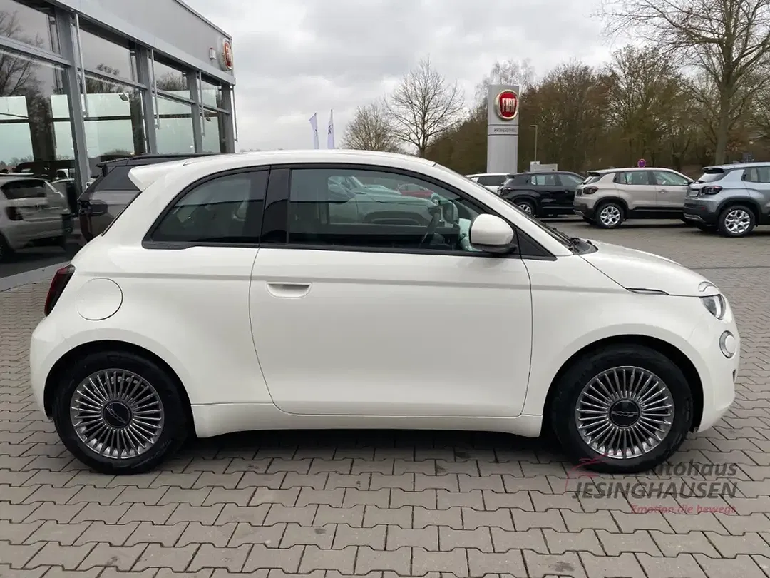 Fiat 500e - Thumbnail 4