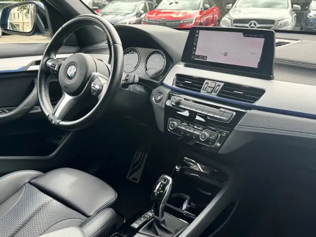 BMW X1 - Thumbnail 2