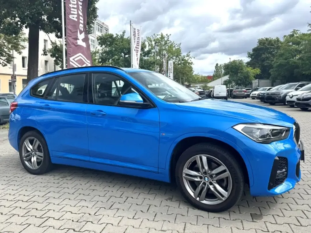 BMW X1 - Thumbnail 3