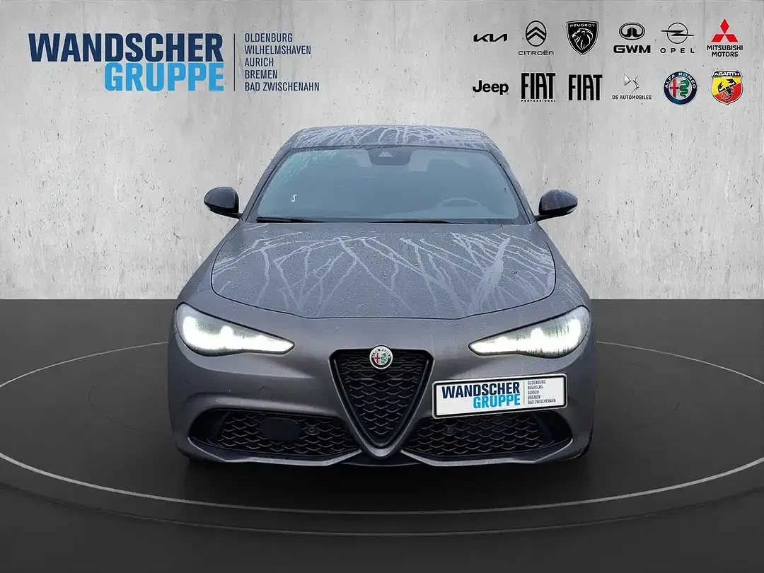 Alfa Romeo Giulia - Thumbnail 8