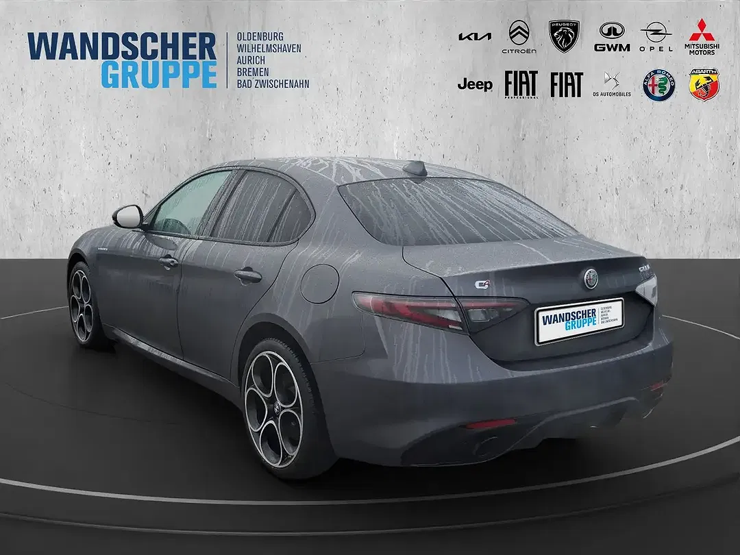 Alfa Romeo Giulia - Thumbnail 3