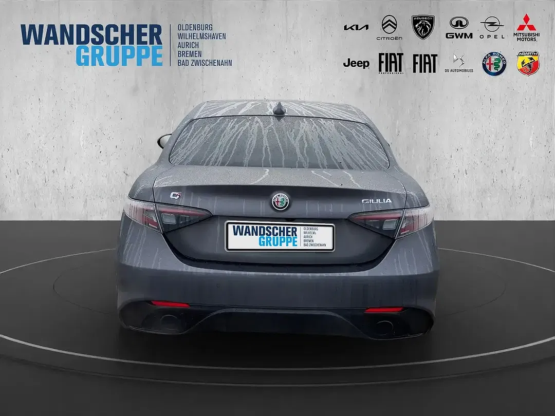 Alfa Romeo Giulia - Thumbnail 4