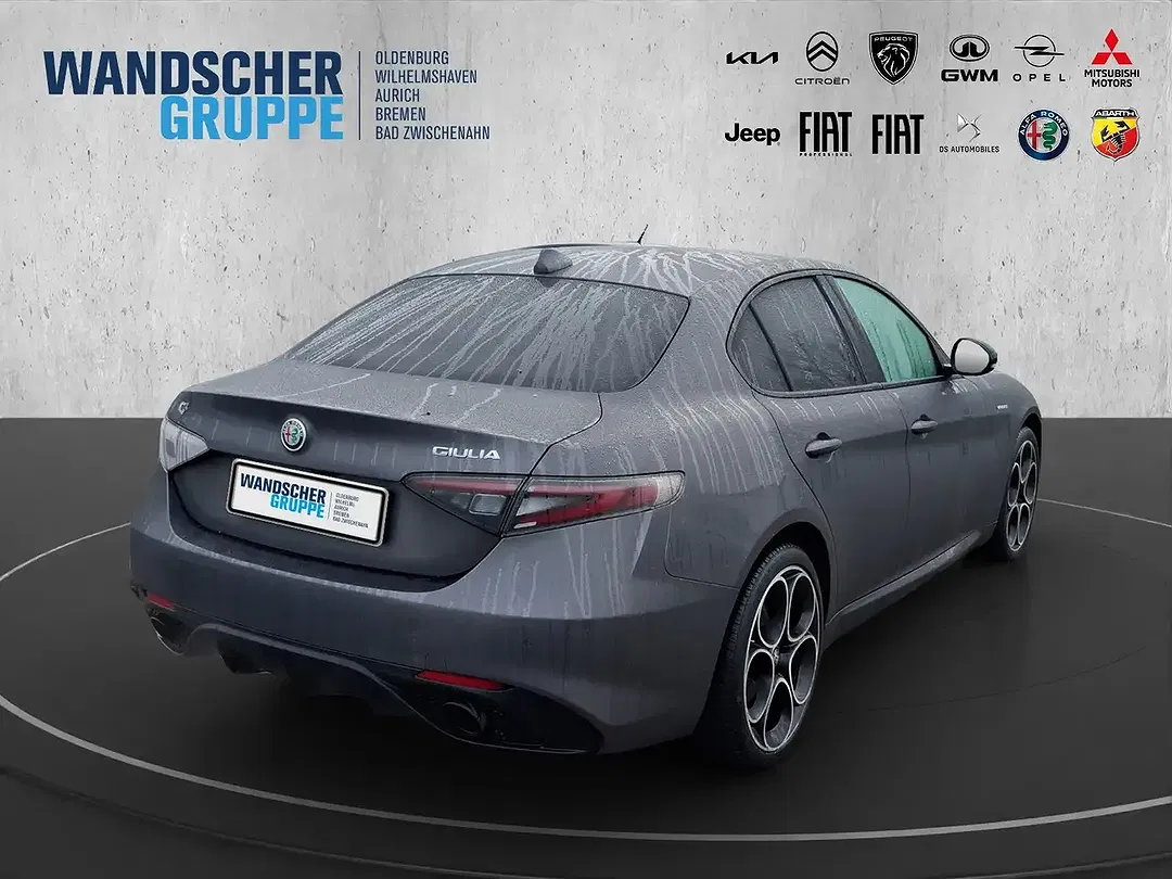 Alfa Romeo Giulia - Thumbnail 5