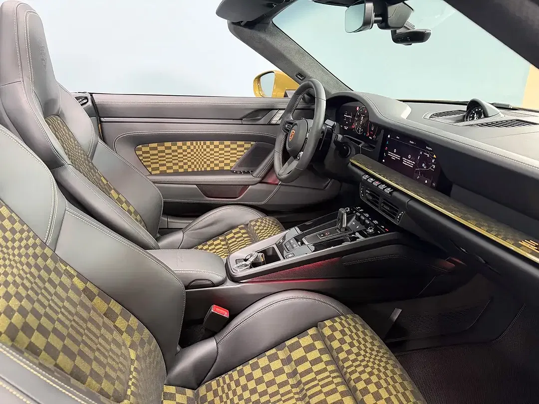 Porsche 992 PCCB - foto 15