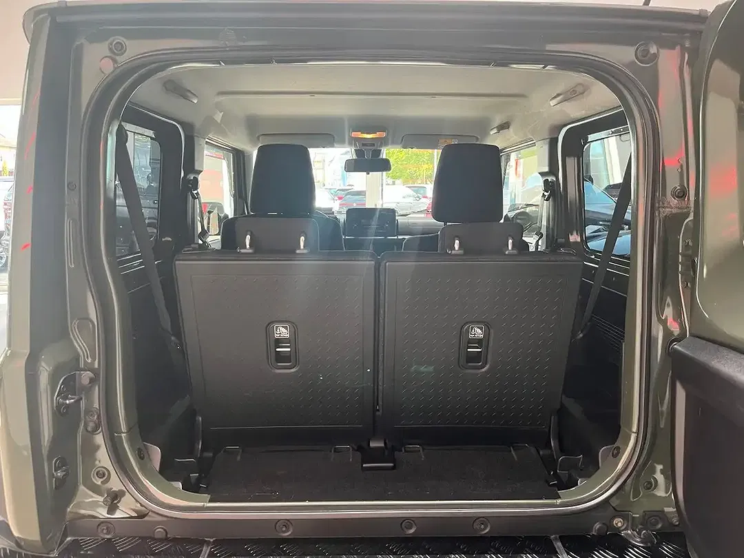 Suzuki Jimny - Thumbnail 8