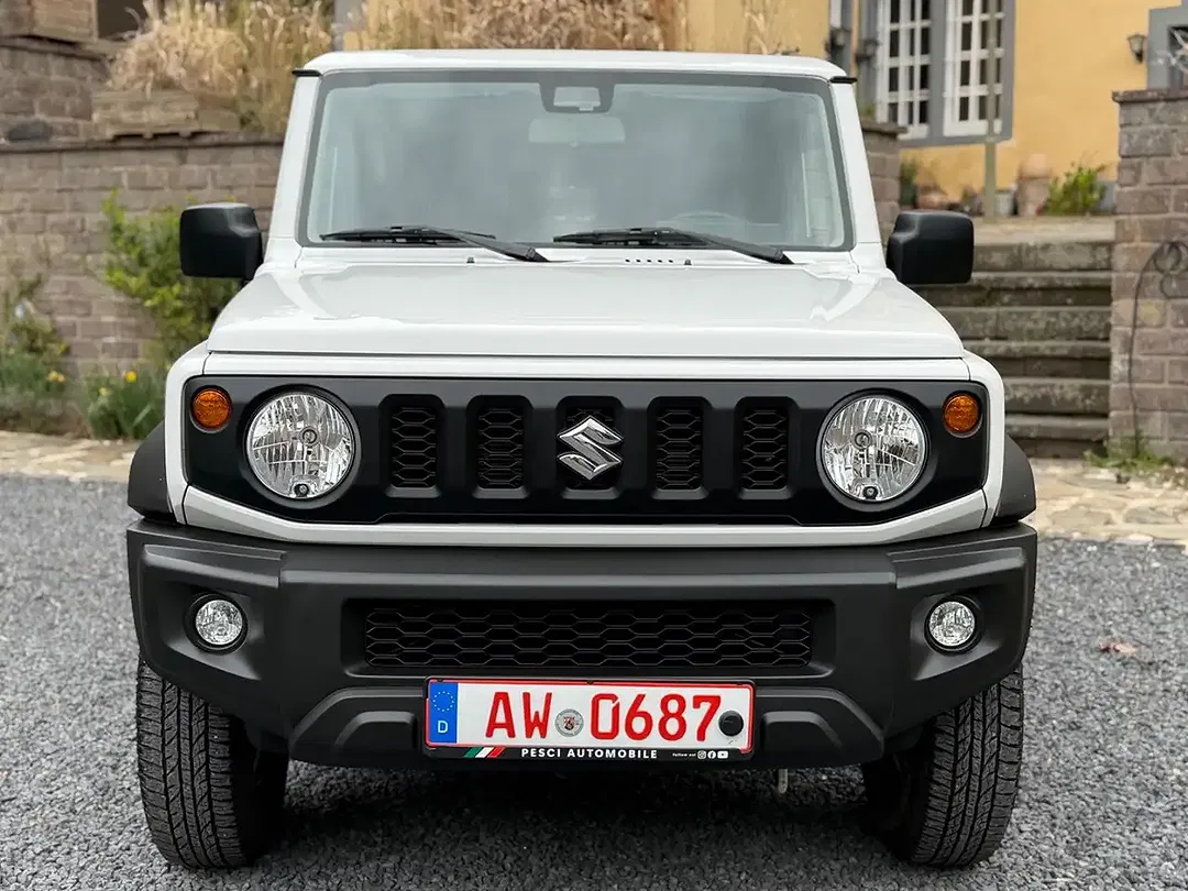 Suzuki Jimny - Thumbnail 10