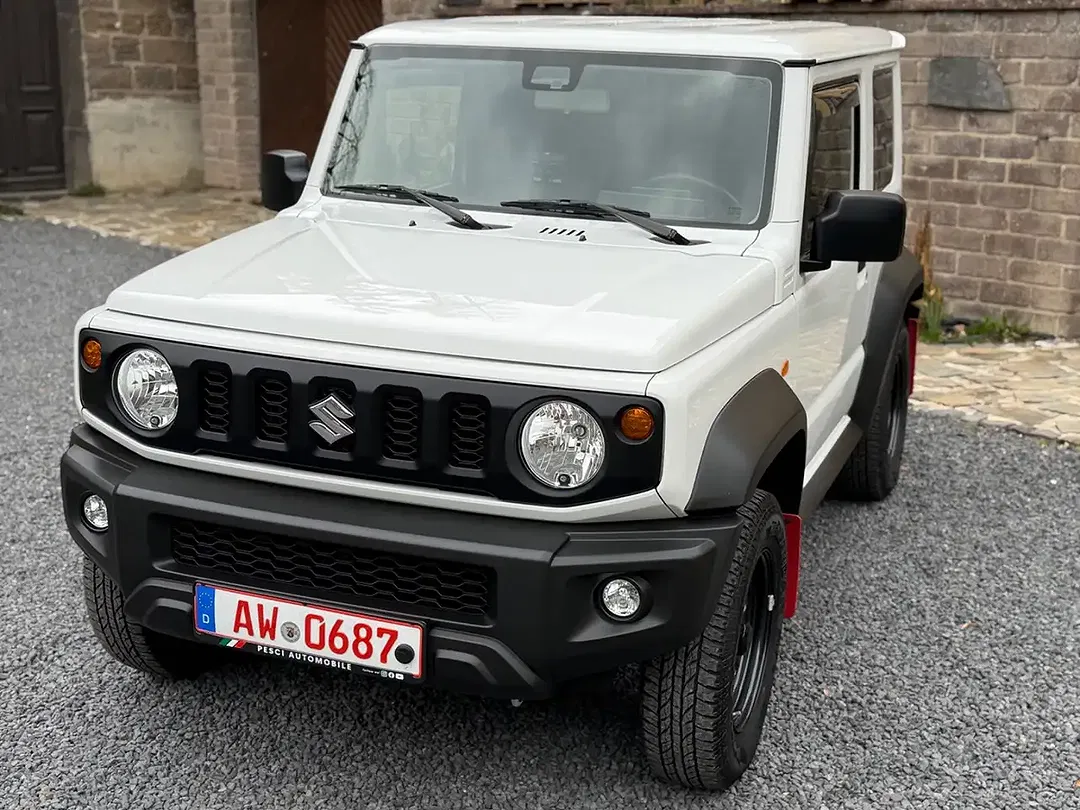 Suzuki Jimny - Thumbnail 11