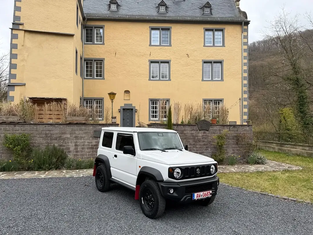 Suzuki Jimny - Thumbnail 13