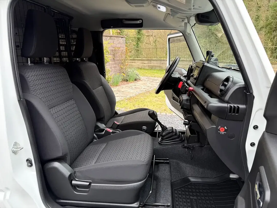 Suzuki Jimny - Thumbnail 19