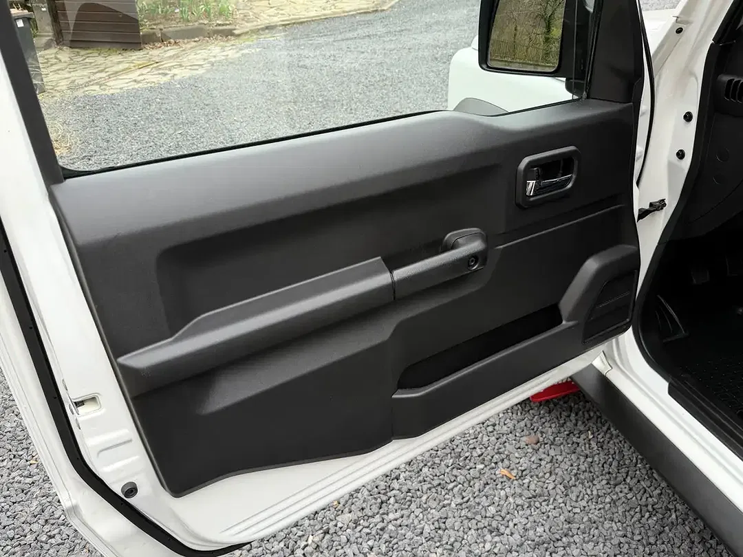 Suzuki Jimny - Thumbnail 22