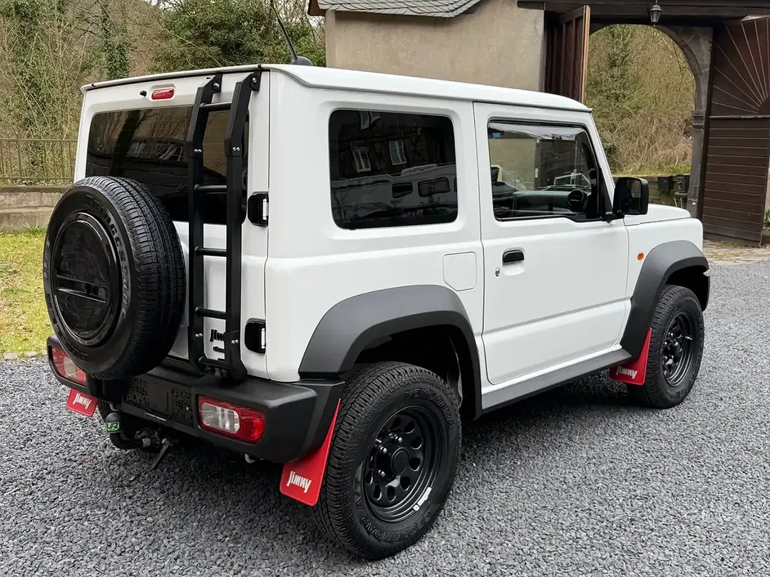 Suzuki Jimny - Thumbnail 4