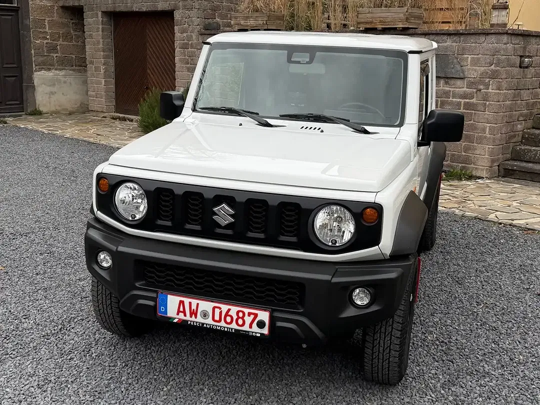 Suzuki Jimny - Thumbnail 8