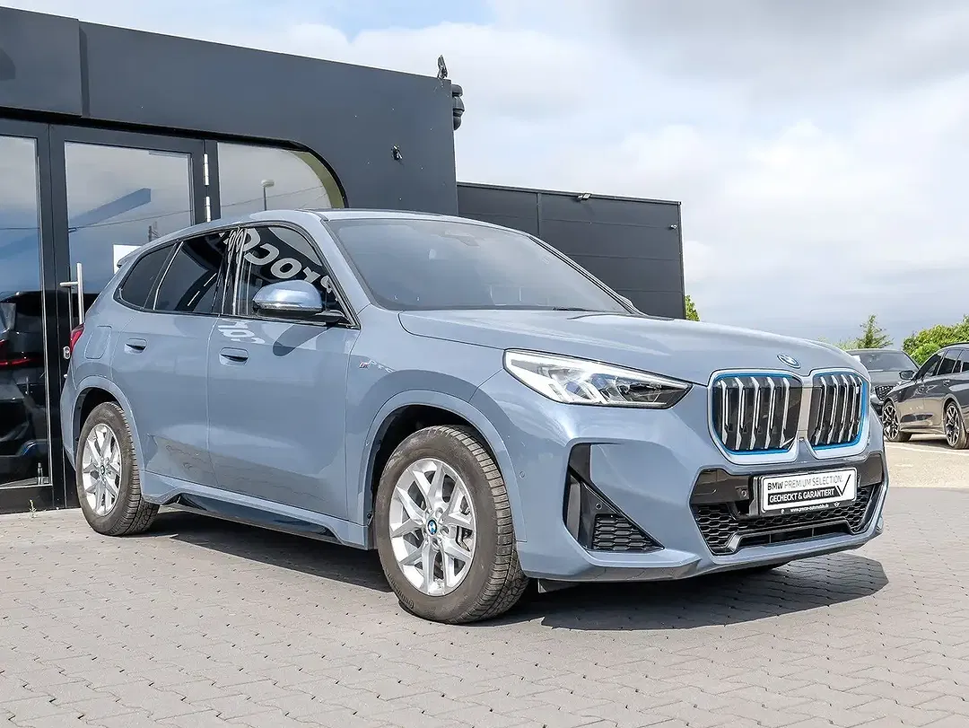 BMW iX1 - Thumbnail 6