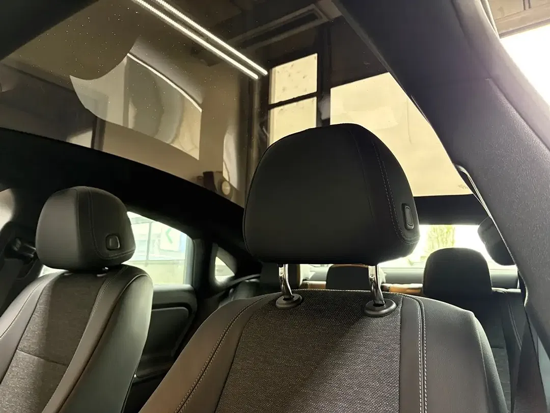 Mercedes-Benz CLA 180 MBUX Progressive - foto 14