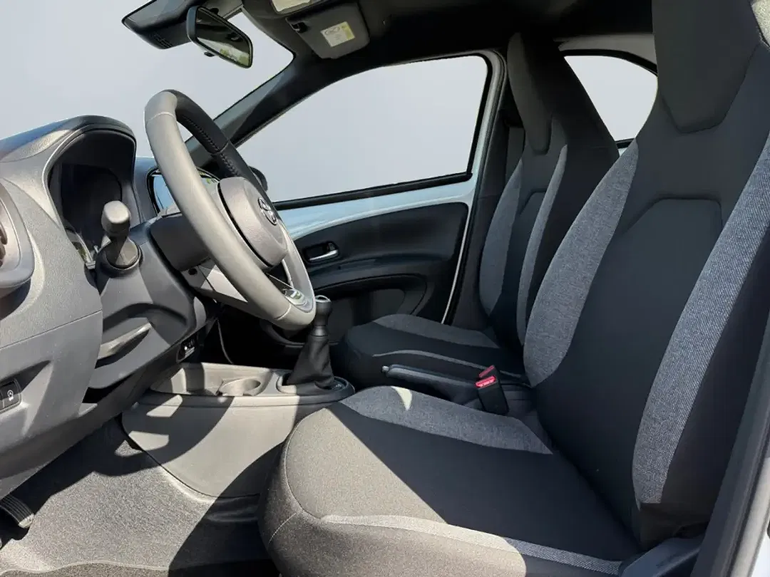 Toyota Aygo X - Thumbnail 8