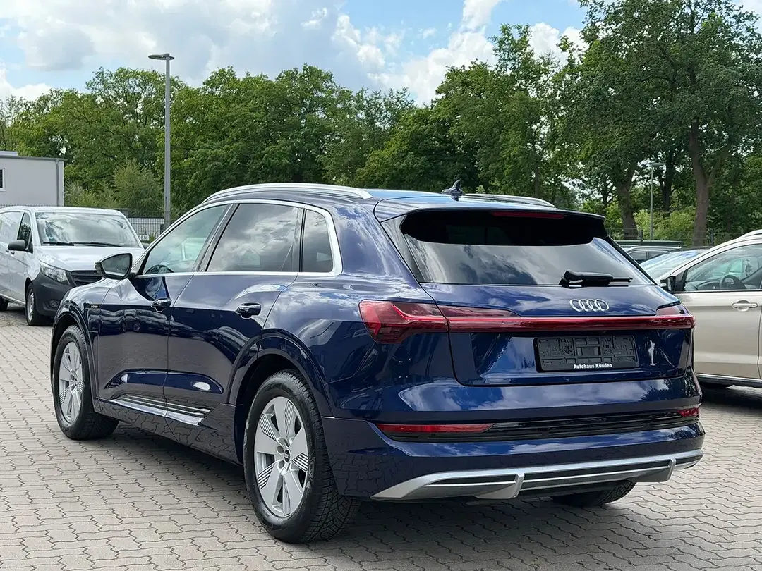 Audi e-tron - Thumbnail 3