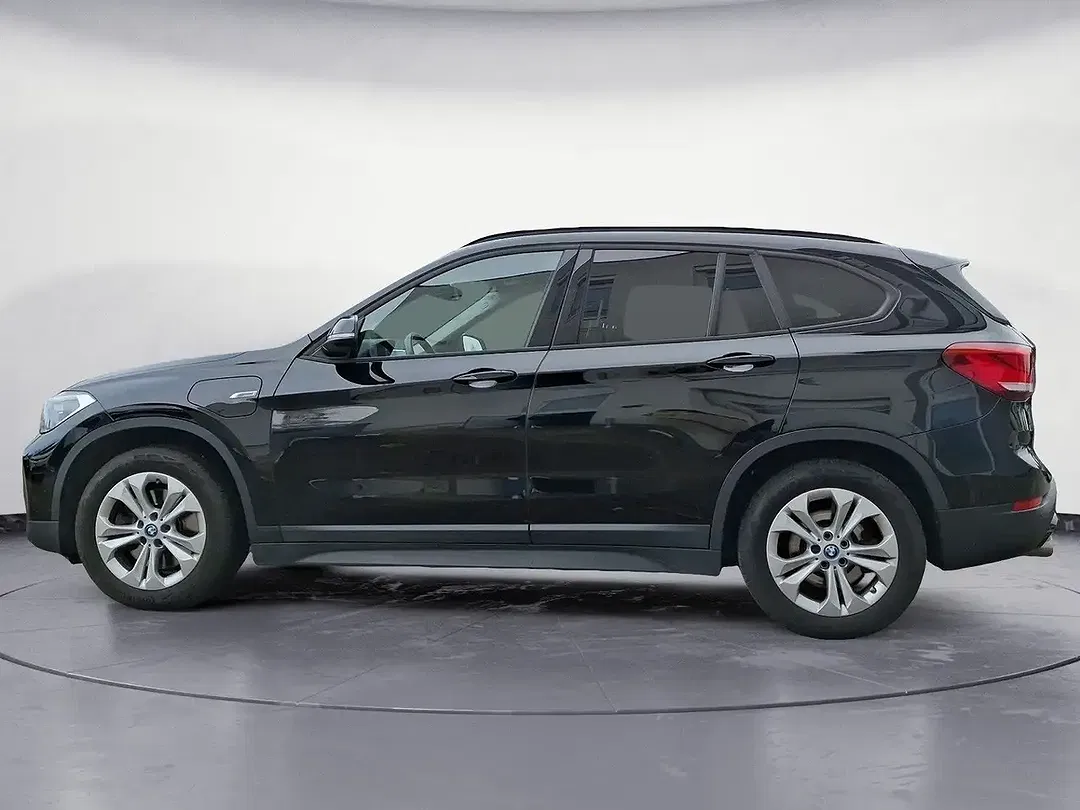 BMW X1 - Thumbnail 4