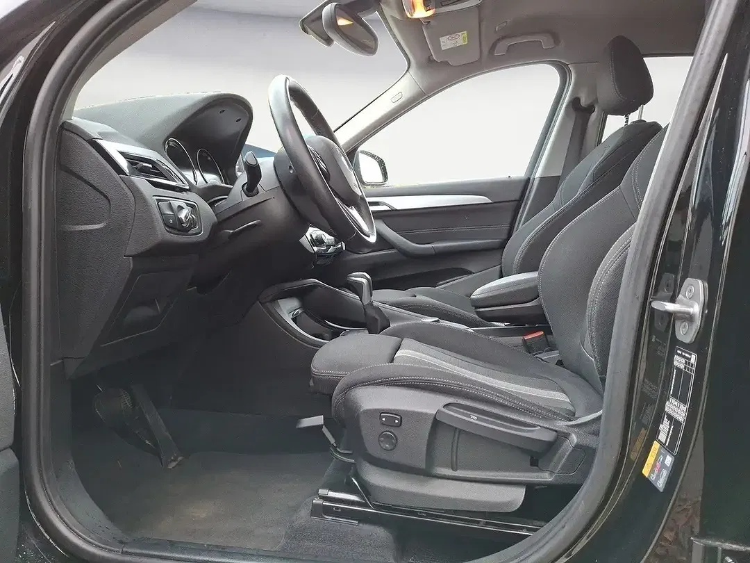 BMW X1 - Thumbnail 9