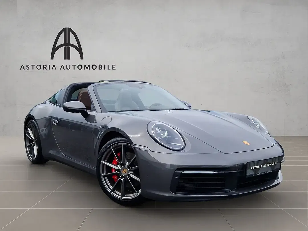 Porsche 911 - Thumbnail 3