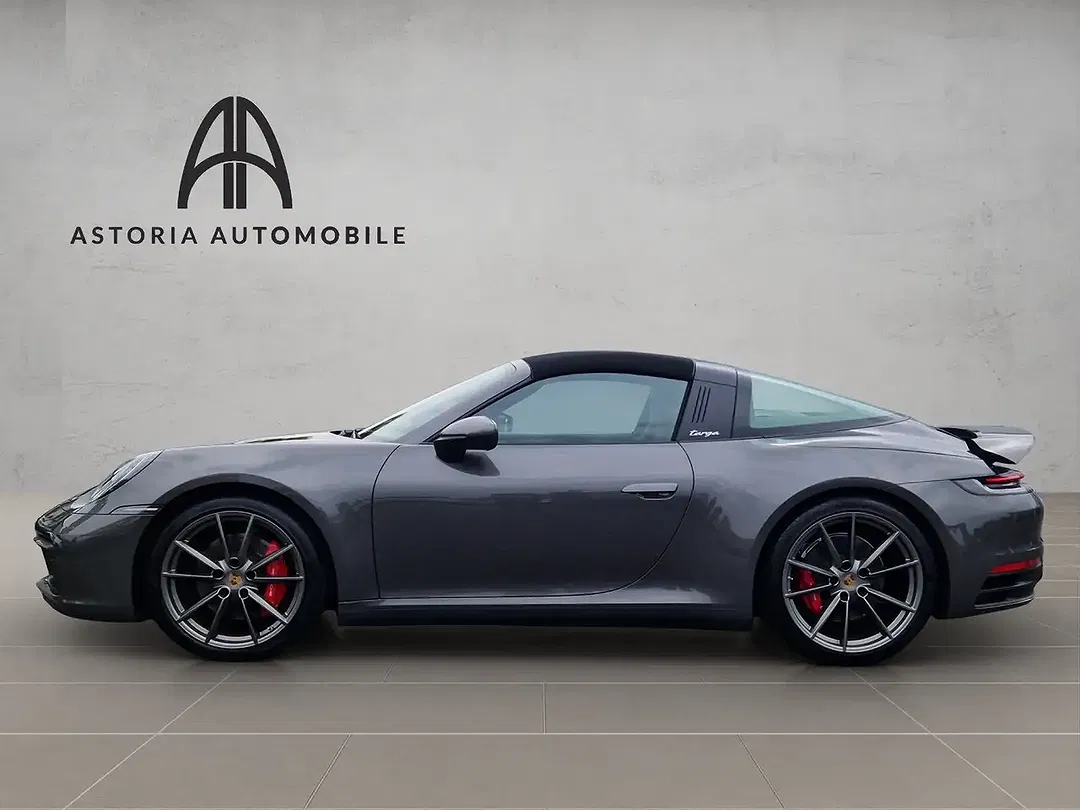 Porsche 911 - Thumbnail 6