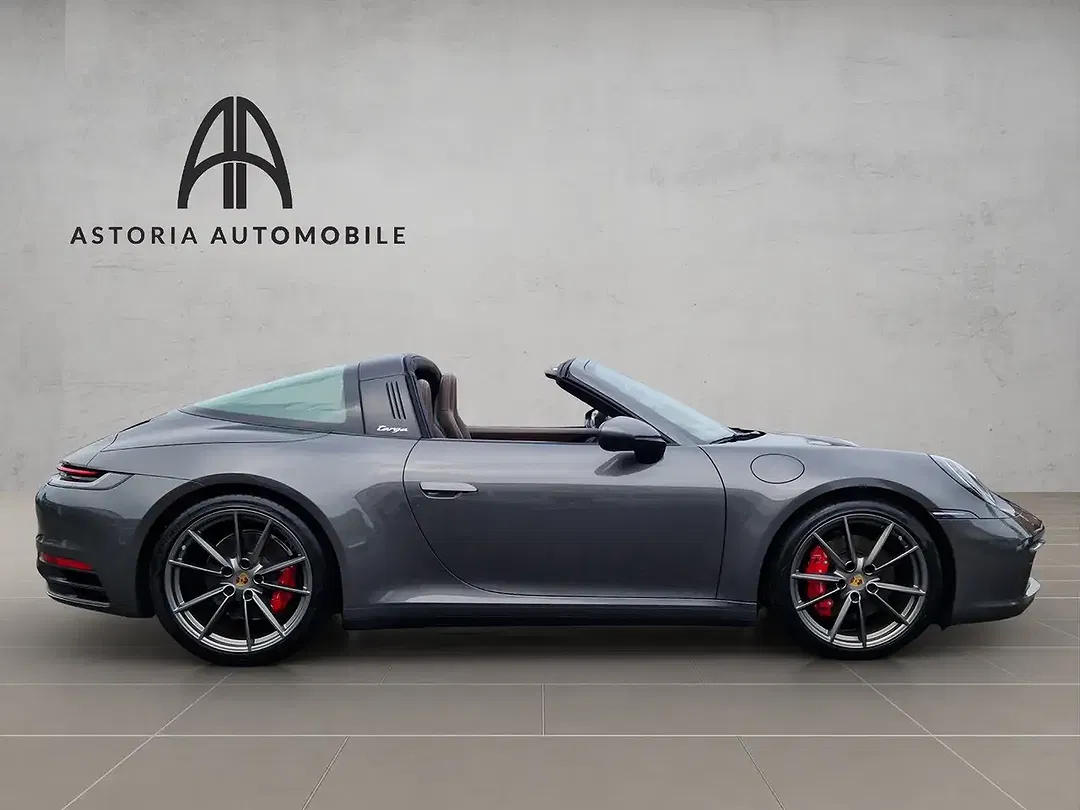 Porsche 911 - Thumbnail 7