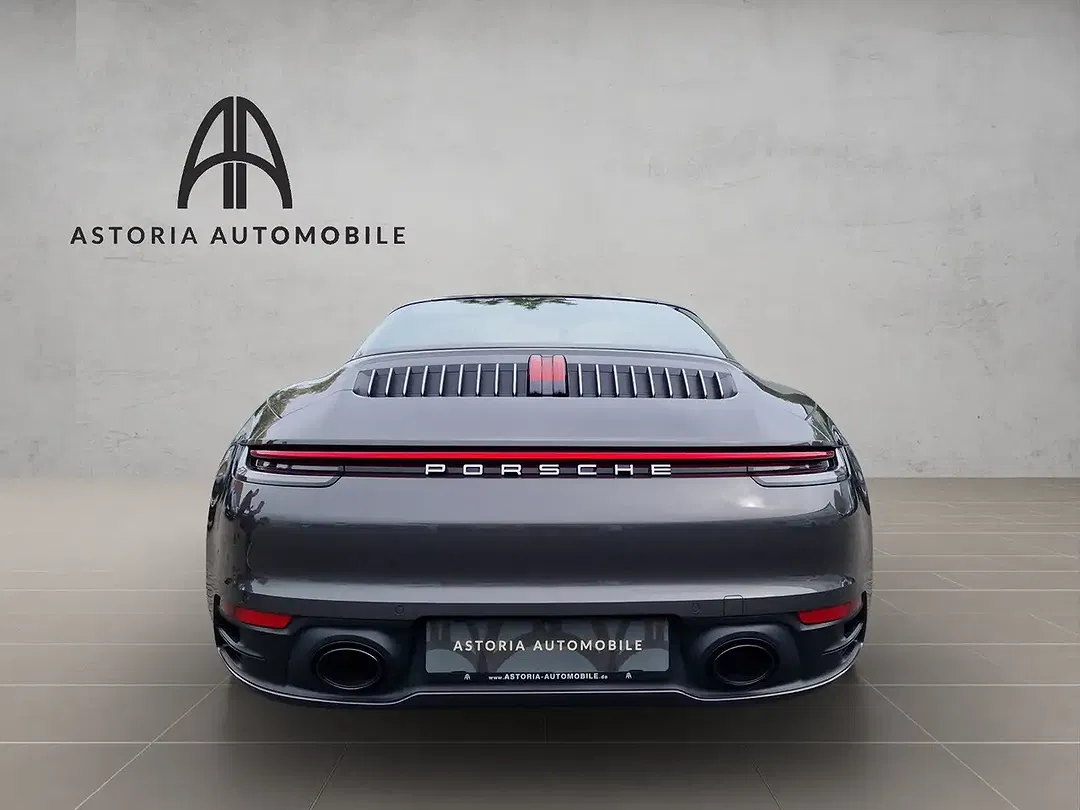 Porsche 911 - Thumbnail 9