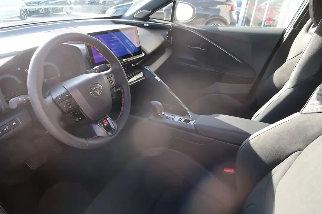 Toyota C-HR - Thumbnail 10