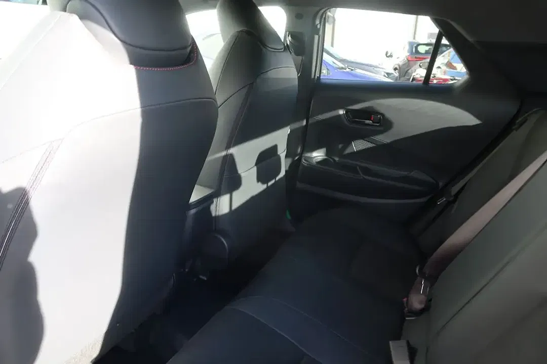 Toyota C-HR - Thumbnail 13