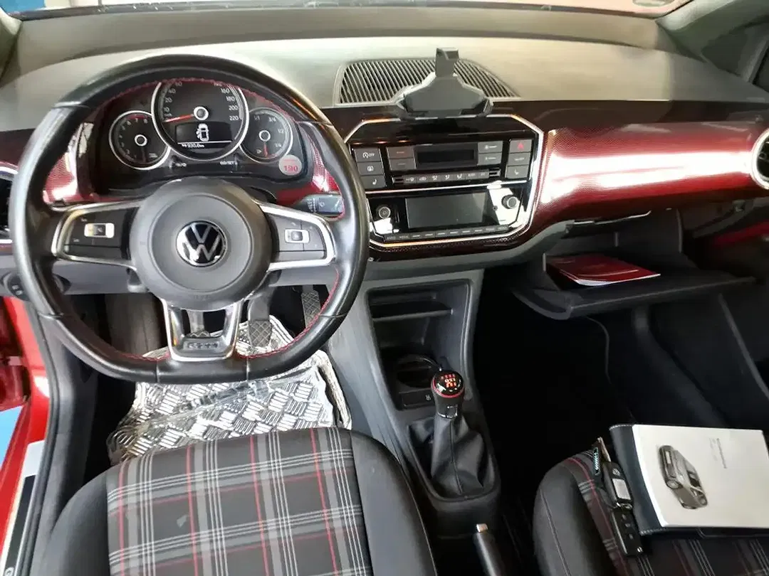Volkswagen up! - Thumbnail 8