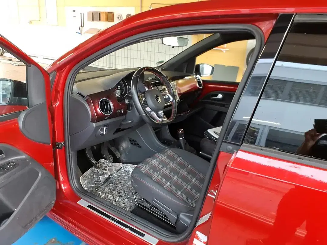 Volkswagen up! - Thumbnail 9