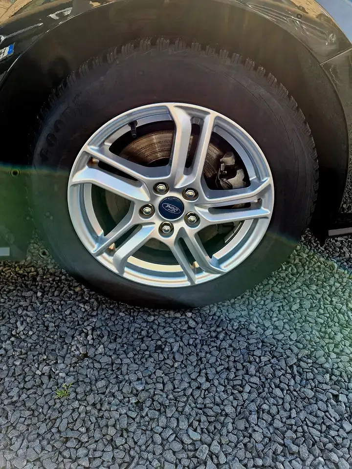 Ford Focus - Thumbnail 5