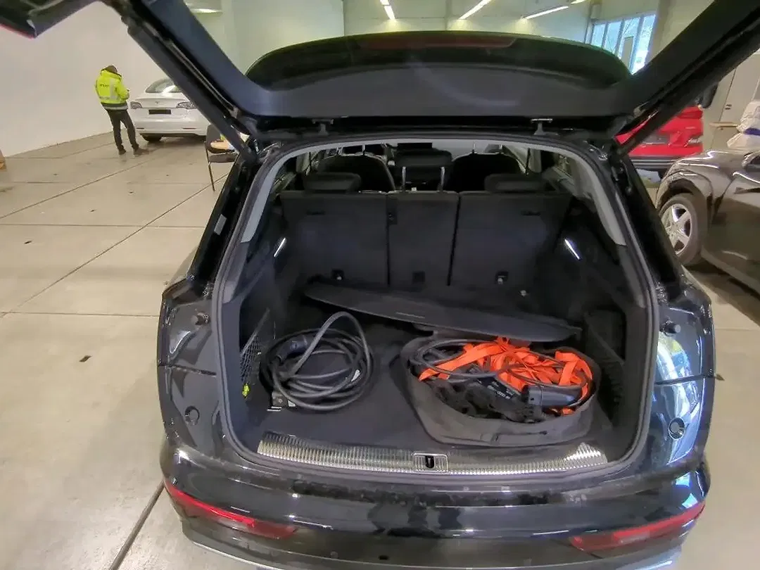 Audi Q5 - Thumbnail 11