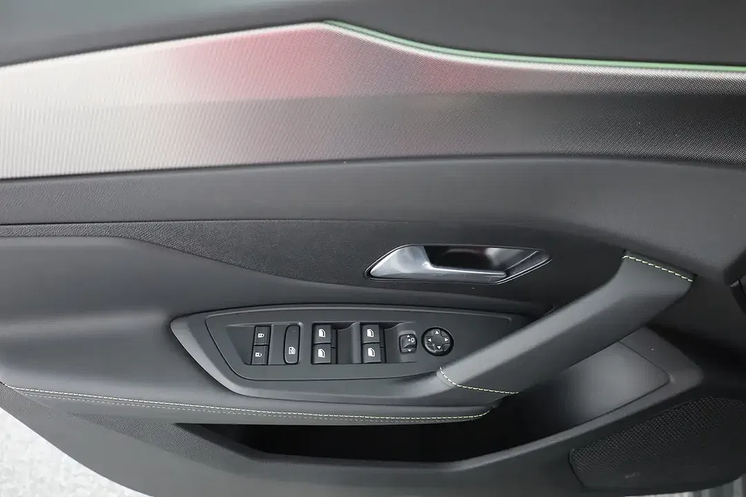 Peugeot 408 - Thumbnail 18